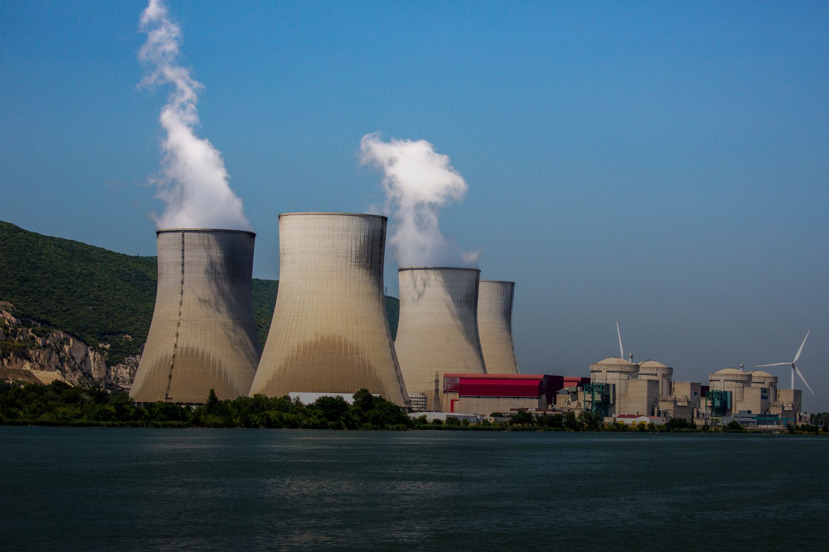 Centrale nucléaire de Cruas-Meysse, sur les bords du Rhône